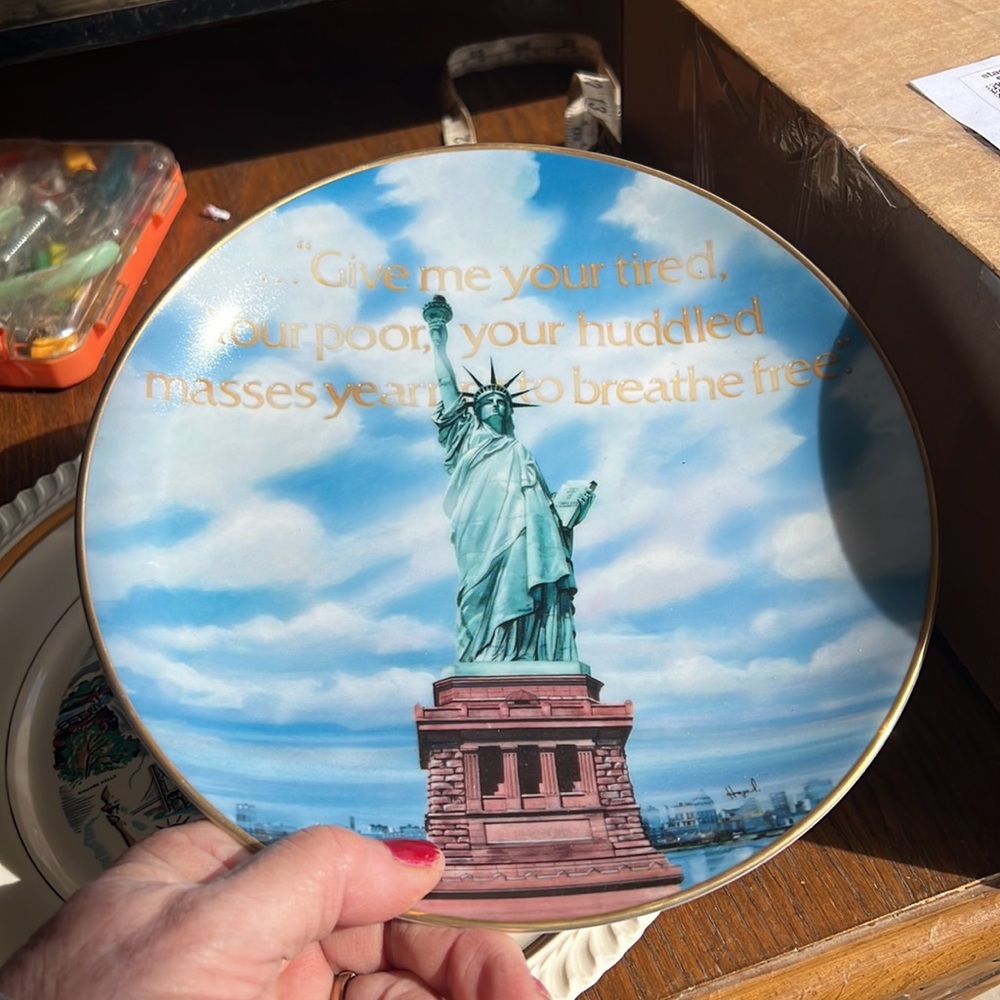 Plates - Picture 2 of 3
